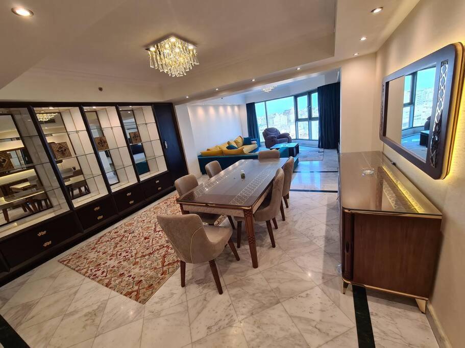 Grand Plaza San Stefano: Luxury Apartment with Mall Access Alexandria Exterior photo